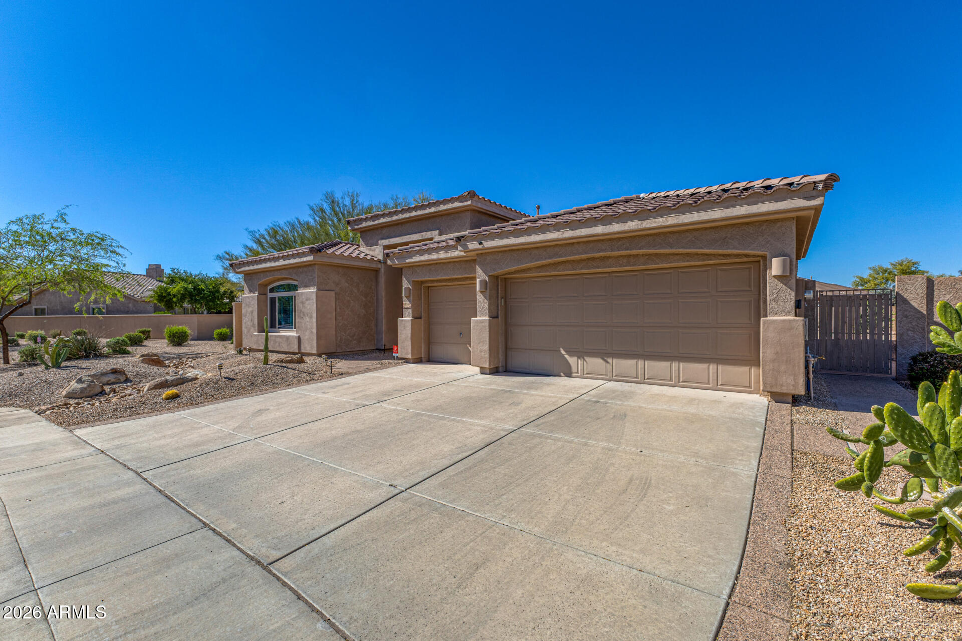 18334 West Piedmont Road Goodyear, AZ 85338 - Photo 4 of 54
