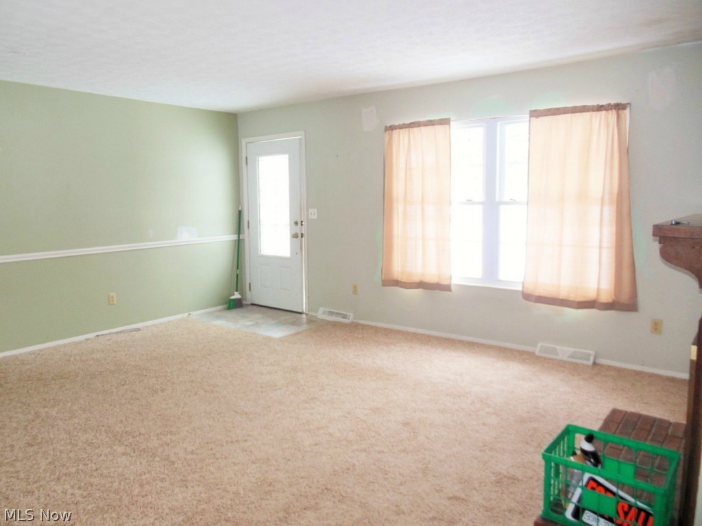 1089 Clark Road Wadsworth, OH 44281 - Photo 3 of 18 Gallery Image 3