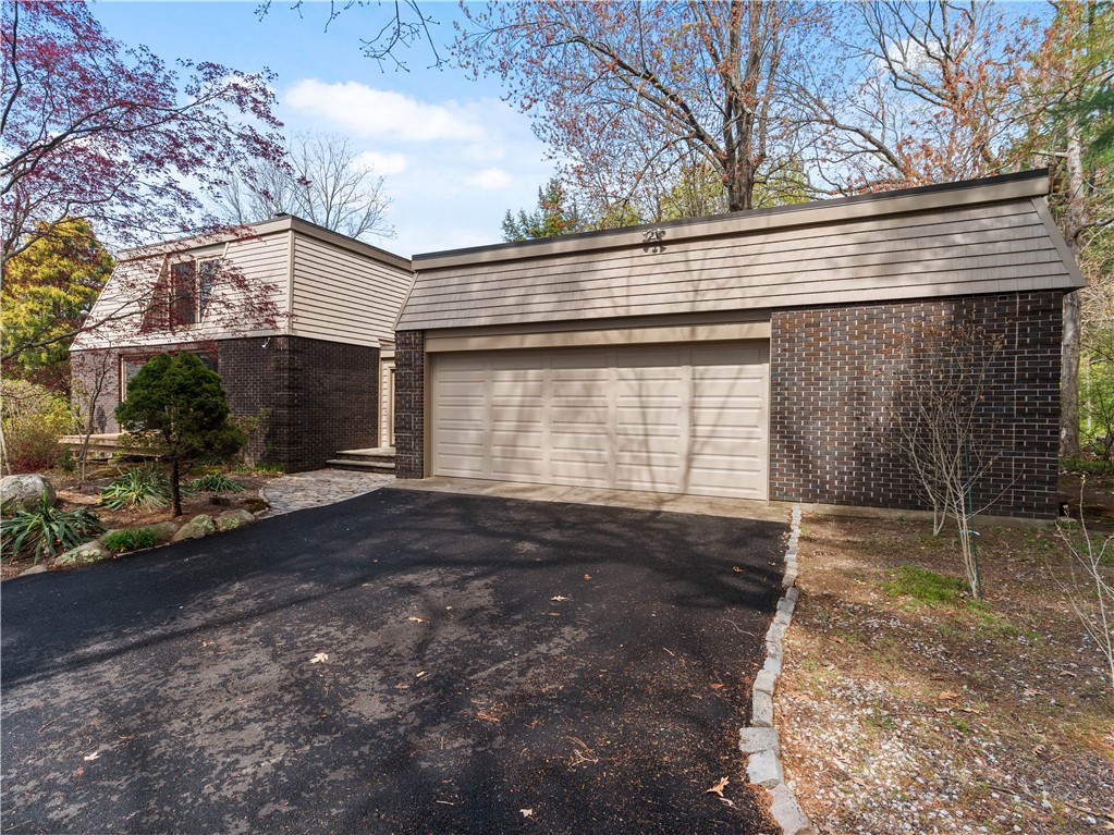 8 Clark Road Smithfield, RI 02917 - Photo 3 of 40