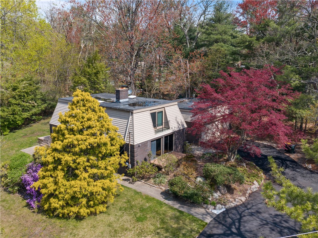 8 Clark Road Smithfield, RI 02917 - Photo 4 of 40