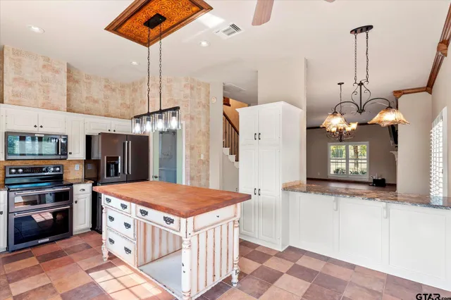 $2,500 | 1879 Fig Road, Gilmer, TX 75645