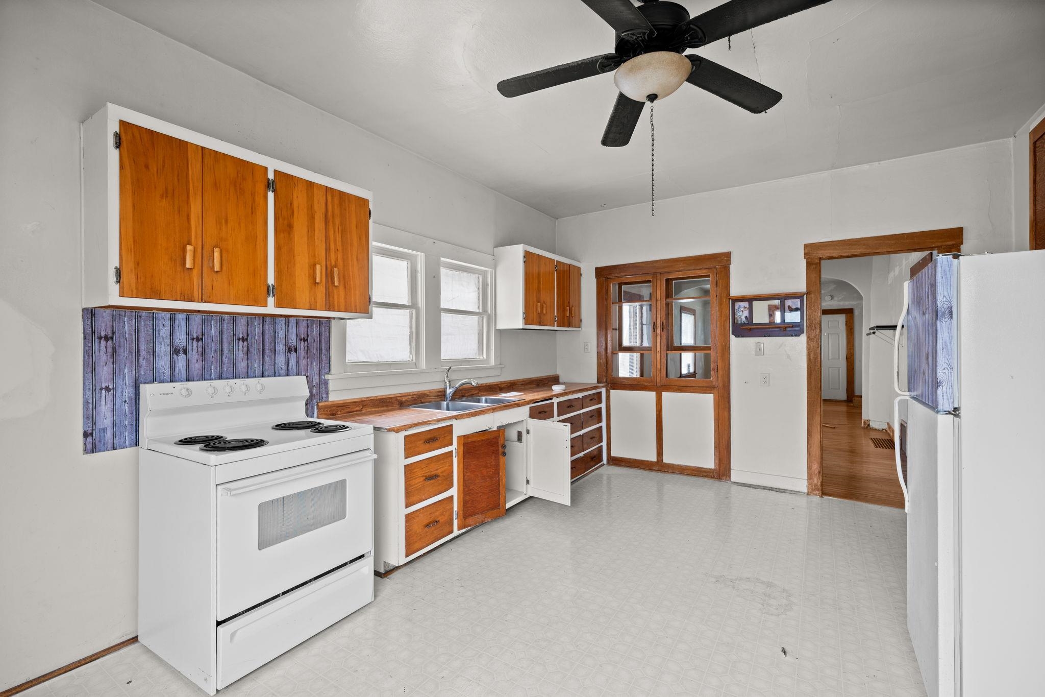 608 South Hatch Street Spokane, WA 99202 - Photo 10 of 21