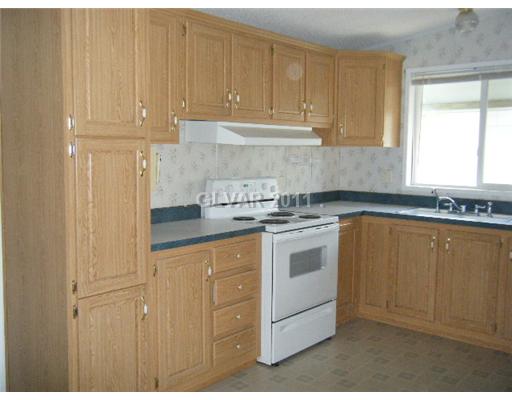 573 East Simkins Road Pahrump, NV 89060 - Photo 4 of 16 Kitchen.