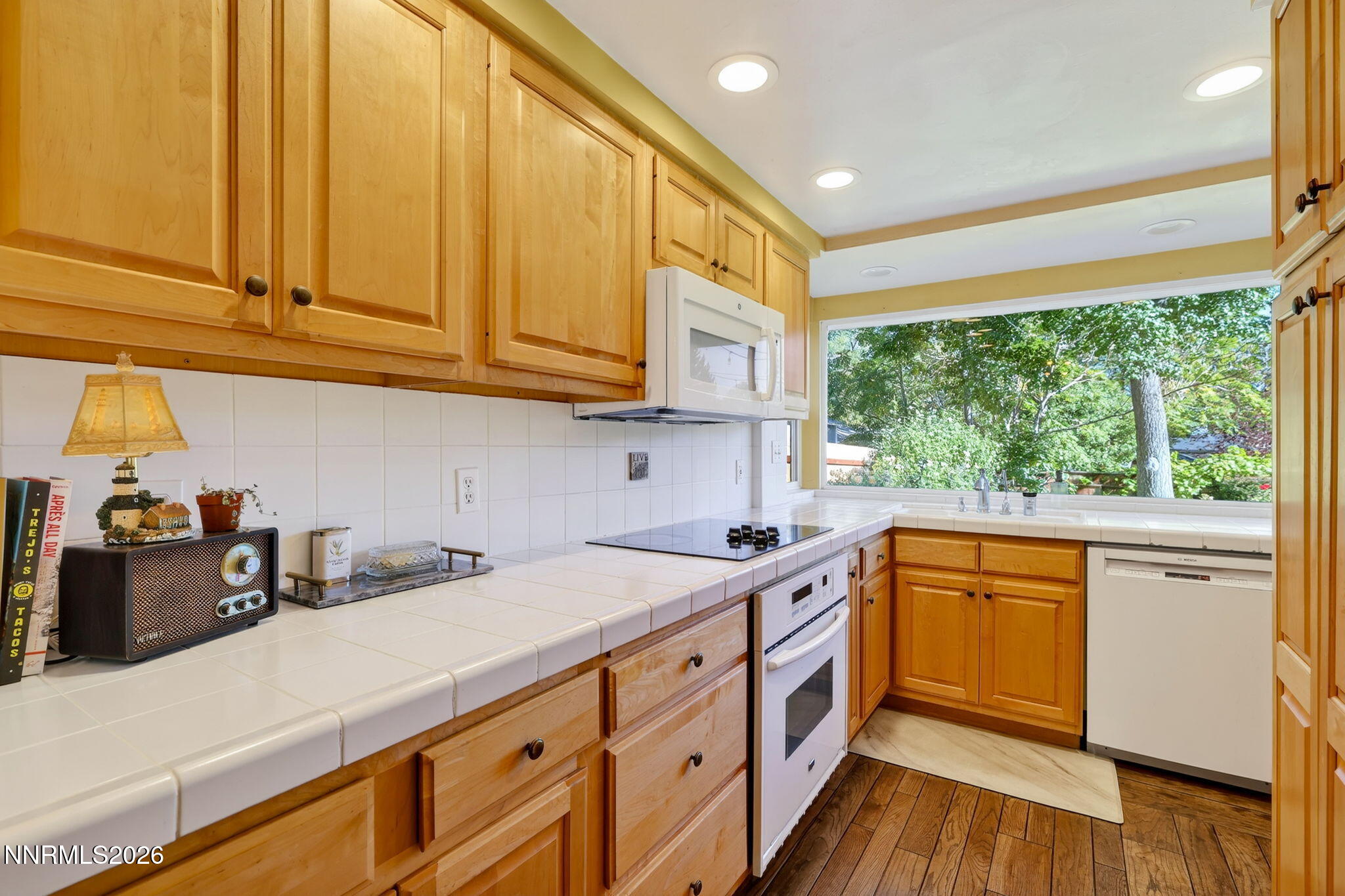 1464 Mark Twain Avenue Reno, NV 89509 - Photo 10 of 40 17-web-or-mls-Mark Twain-17