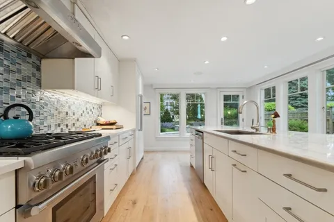 $2,300,000 | 50 Surfside Lane, Quincy, MA 02171