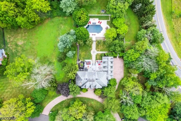 $2,495,000 | 11 Baltusrol Way, Bernards, NJ 07931