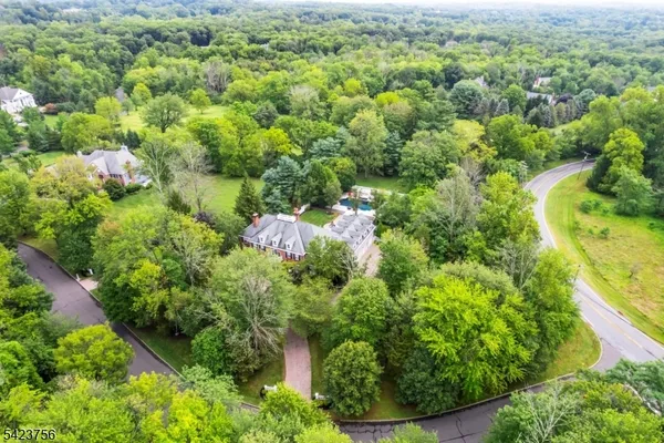 $2,495,000 | 11 Baltusrol Way, Bernards, NJ 07931