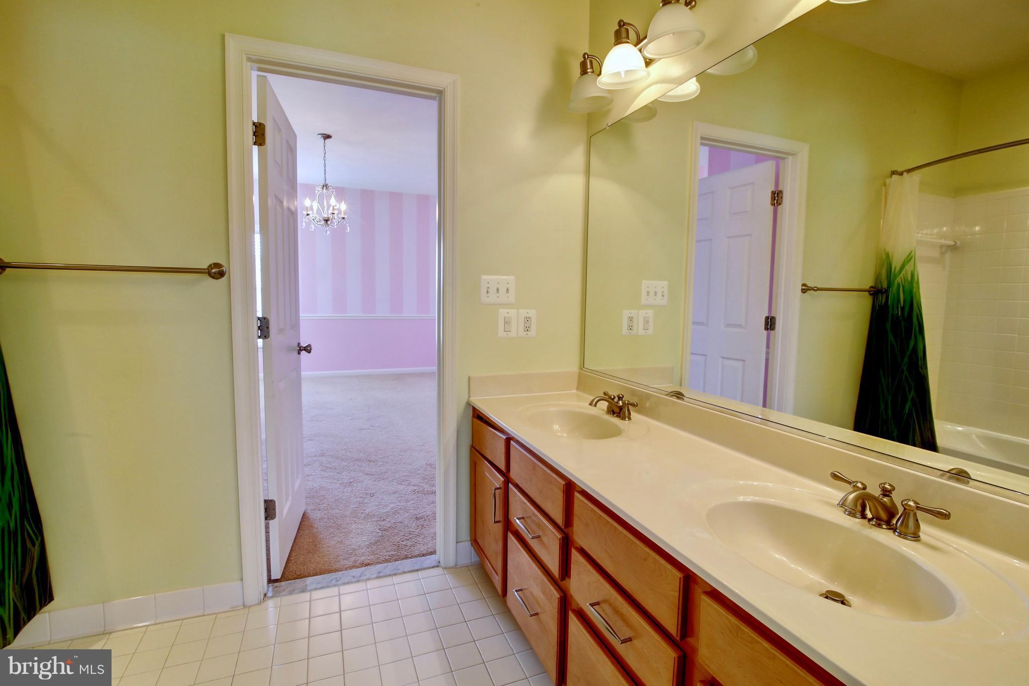 2813 Ridgetop Court Winchester, VA 22601 - Photo 23 of 30 Bath