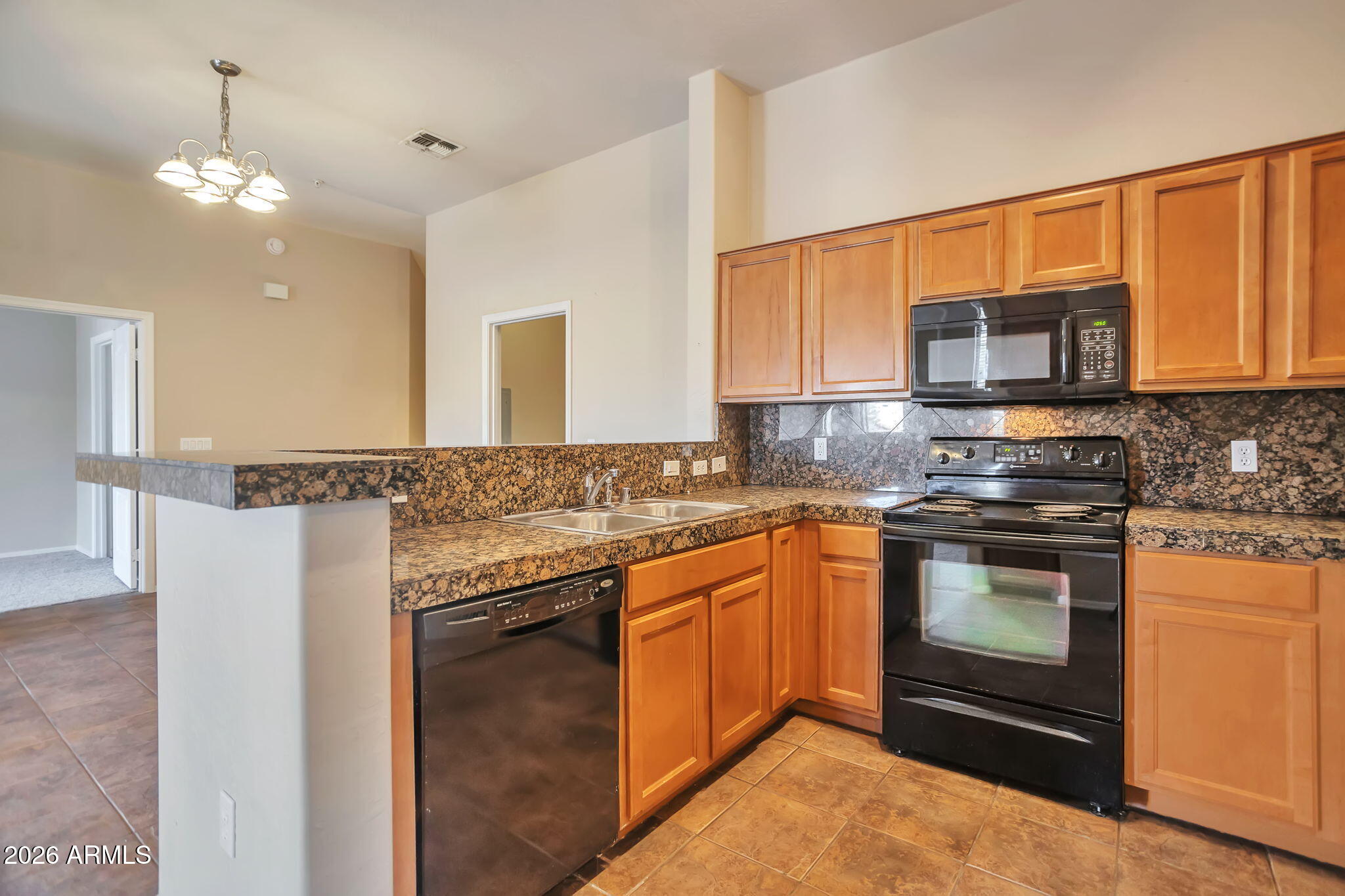 18250 North 32nd Street, Unit 1070 Phoenix, AZ 85032 - Photo 7 of 25 Kitchen