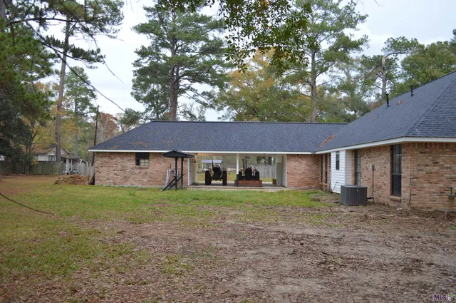 $2,000 | 225 North Rosewood Avenue, Gonzales, LA 70737