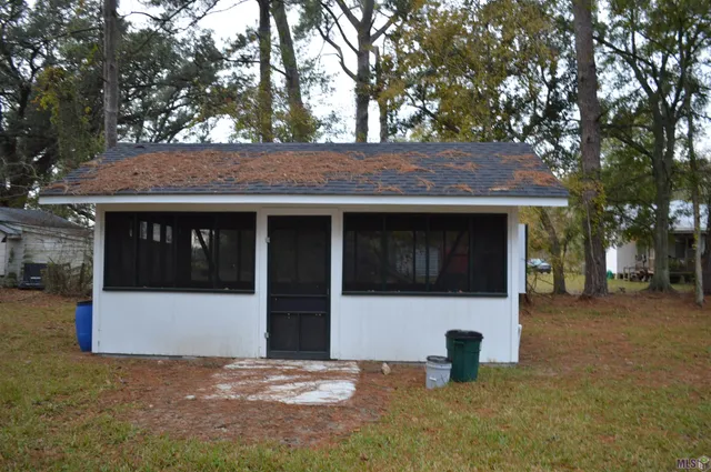 $2,000 | 225 North Rosewood Avenue, Gonzales, LA 70737