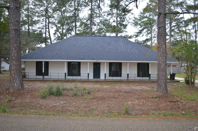 $2,000 | 225 North Rosewood Avenue, Gonzales, LA 70737