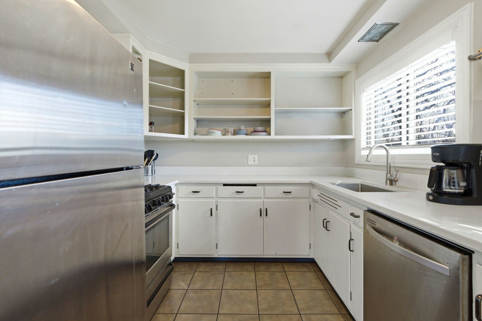 2440 183rd Street Homewood, IL 60430 - Photo 7 of 31