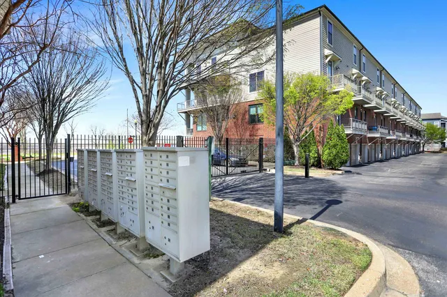 $3,300 | 358 Island Drive, Unit 105, Memphis, TN 38103