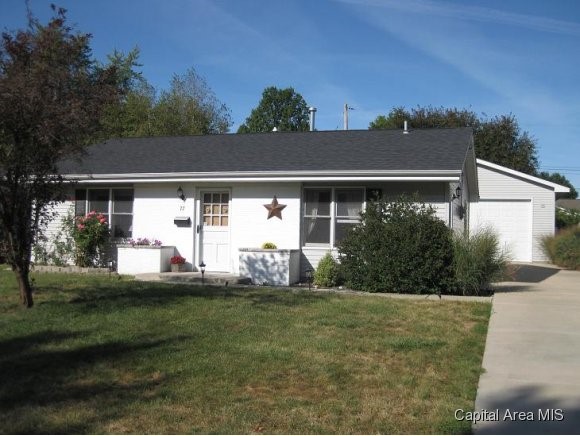 77 Kirkley Lane Springfield, IL 62704 - Photo 1 of 12 Gallery Image 1