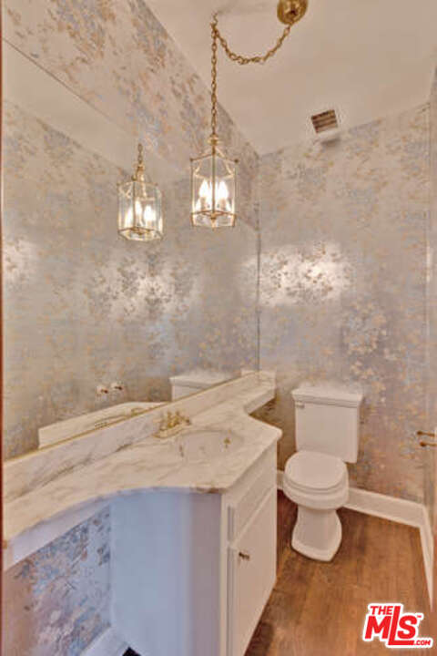 285 South Muirfield Road Los Angeles, CA 90004 - Photo 13 of 43