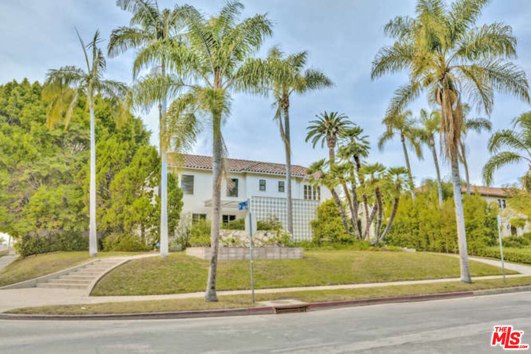 285 South Muirfield Road Los Angeles, CA 90004 - Photo 3 of 43