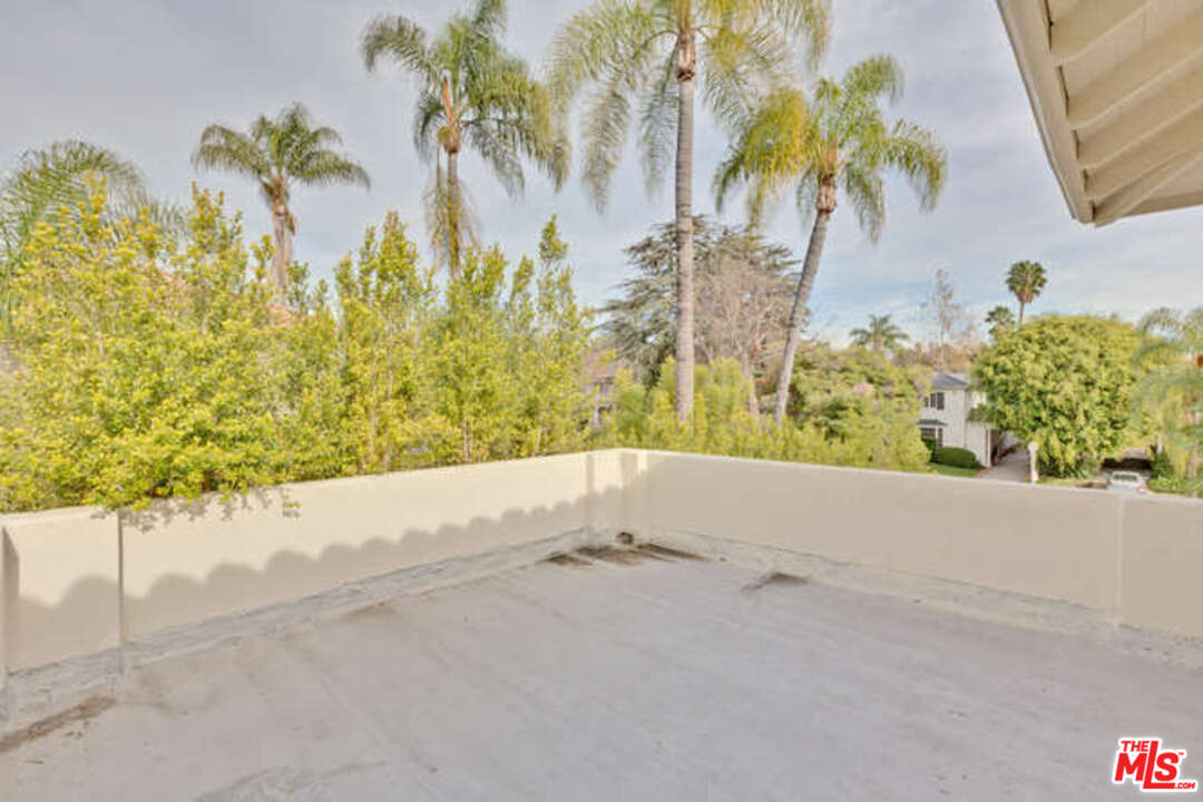 285 South Muirfield Road Los Angeles, CA 90004 - Photo 21 of 43