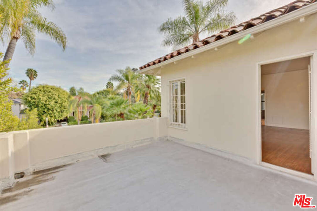 285 South Muirfield Road Los Angeles, CA 90004 - Photo 22 of 43