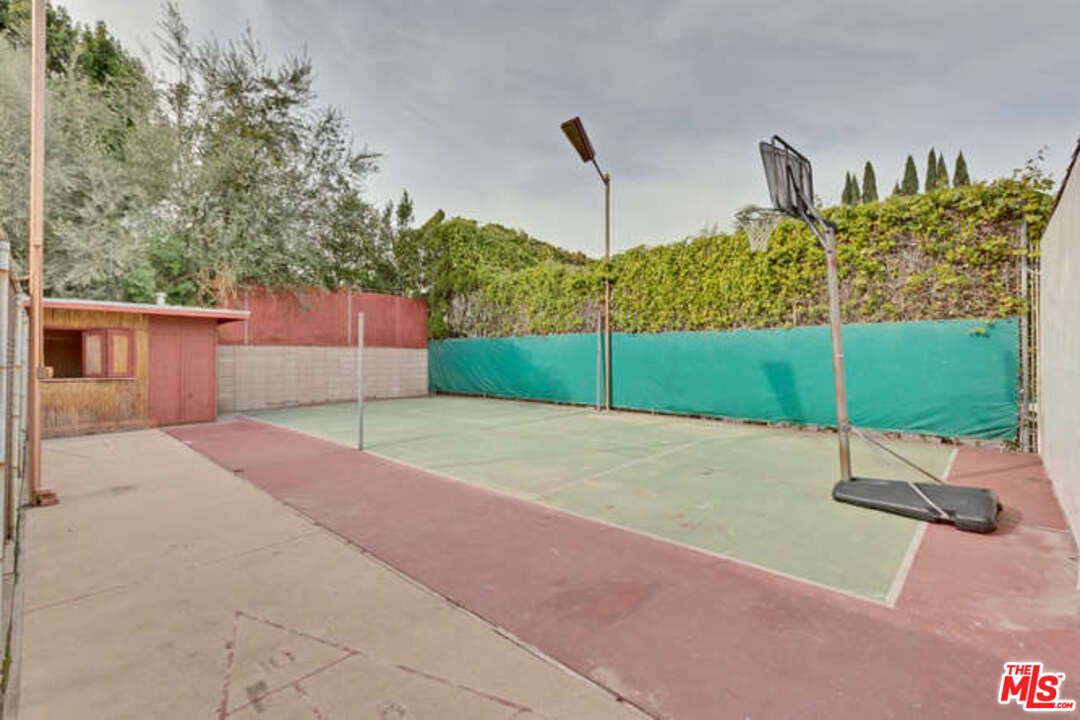 285 South Muirfield Road Los Angeles, CA 90004 - Photo 24 of 43