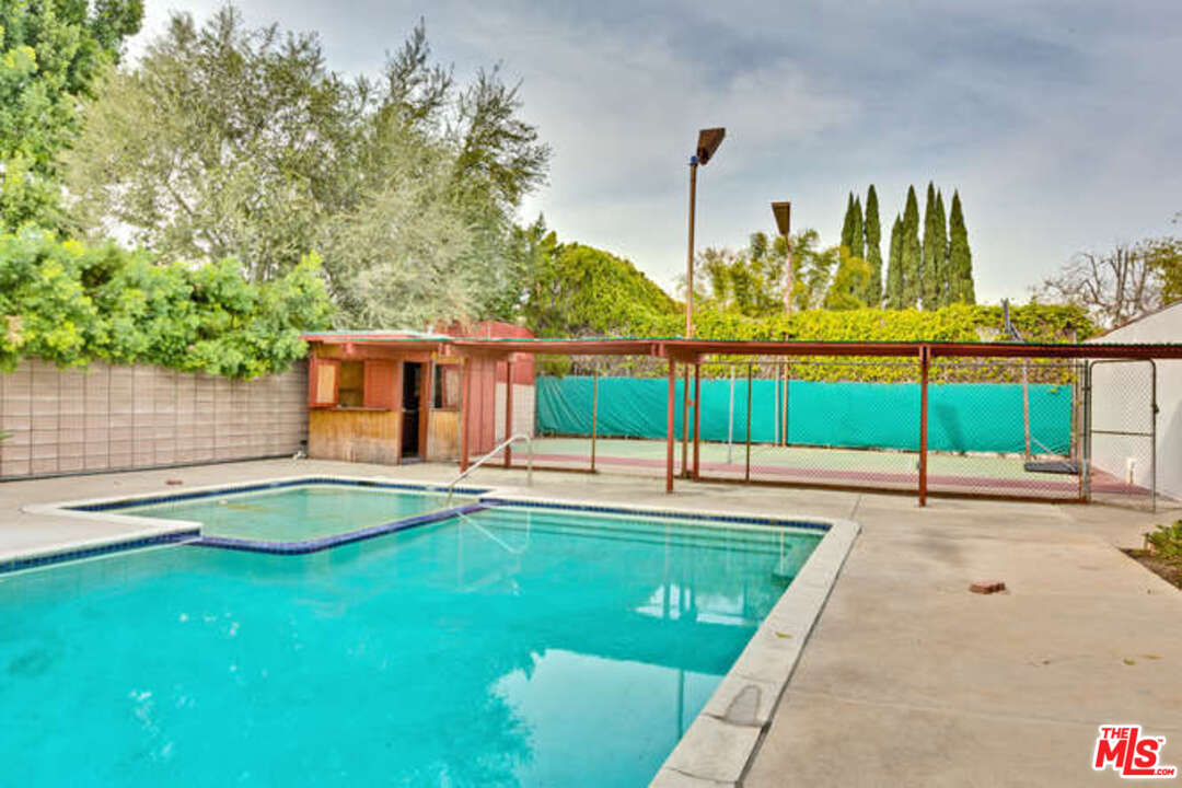 285 South Muirfield Road Los Angeles, CA 90004 - Photo 25 of 43