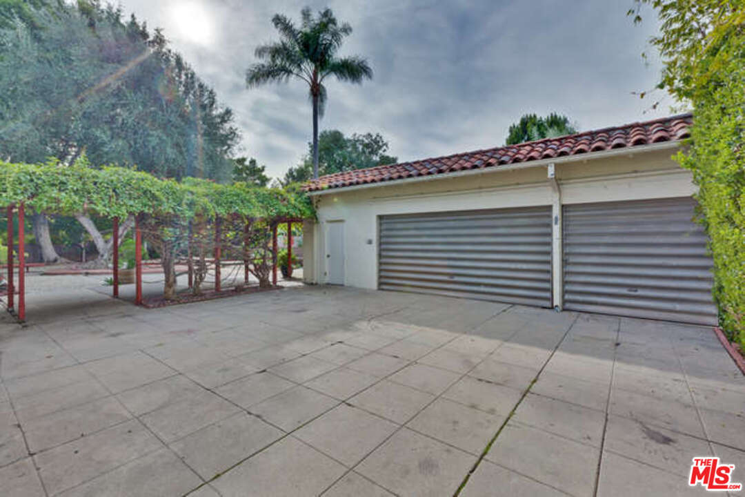 285 South Muirfield Road Los Angeles, CA 90004 - Photo 31 of 43