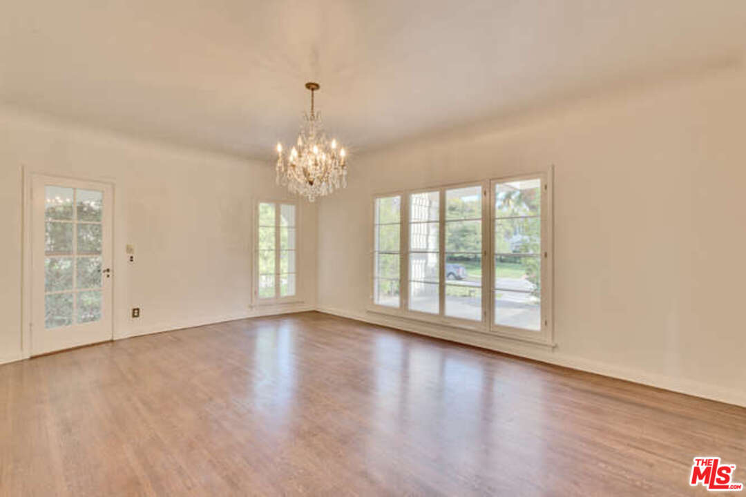 285 South Muirfield Road Los Angeles, CA 90004 - Photo 35 of 43