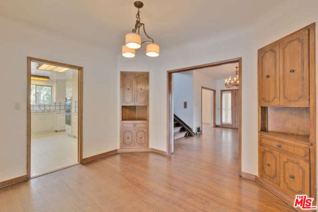 285 South Muirfield Road Los Angeles, CA 90004 - Photo 7 of 43