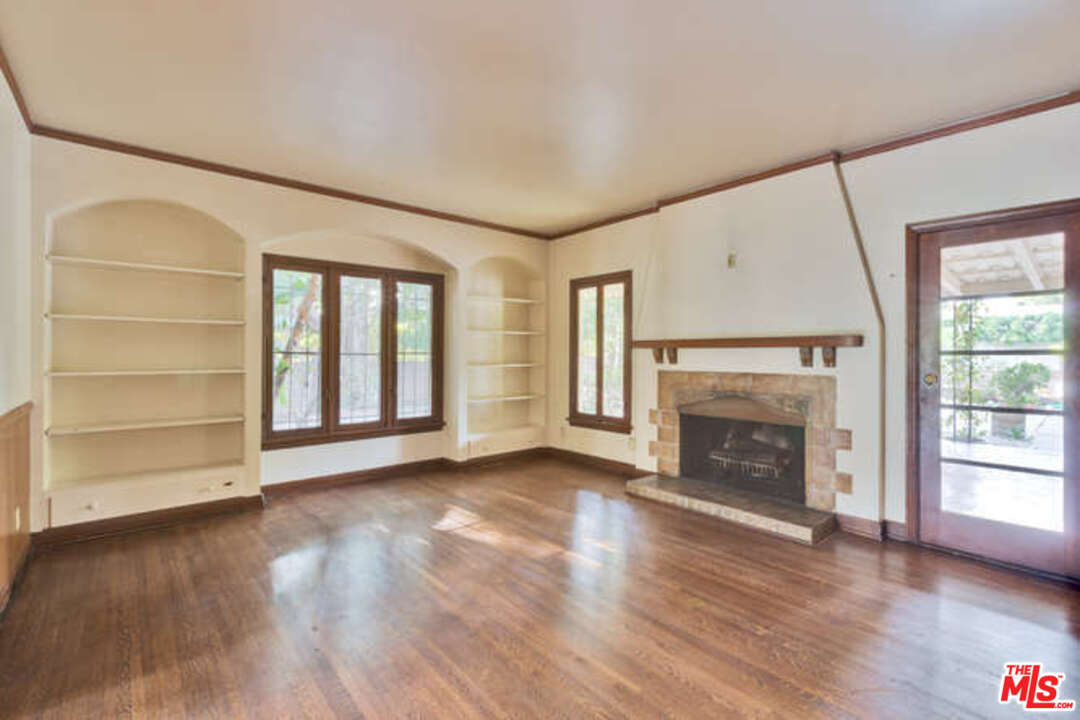 285 South Muirfield Road Los Angeles, CA 90004 - Photo 10 of 43