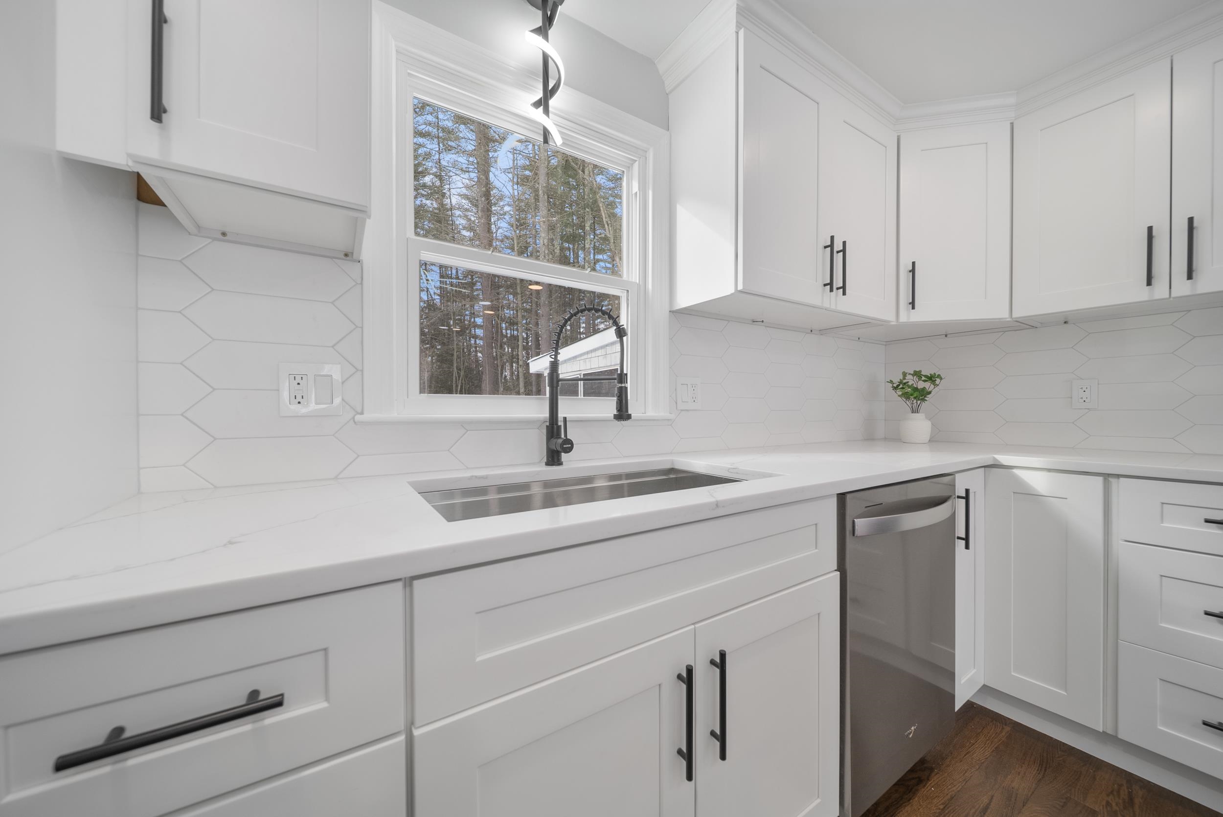 9 Edgewood Avenue Merrimack, NH 03054 - Photo 4 of 46