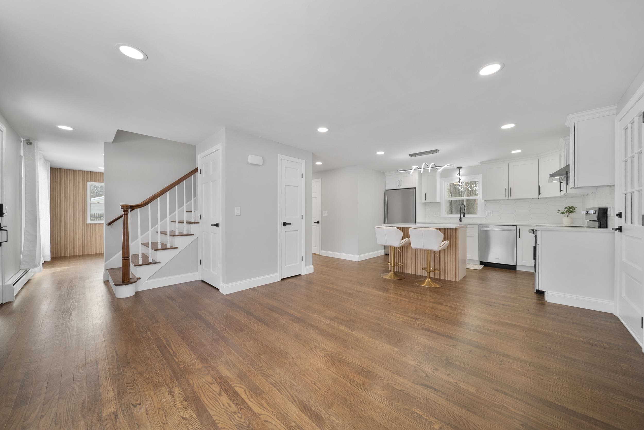 9 Edgewood Avenue Merrimack, NH 03054 - Photo 7 of 46