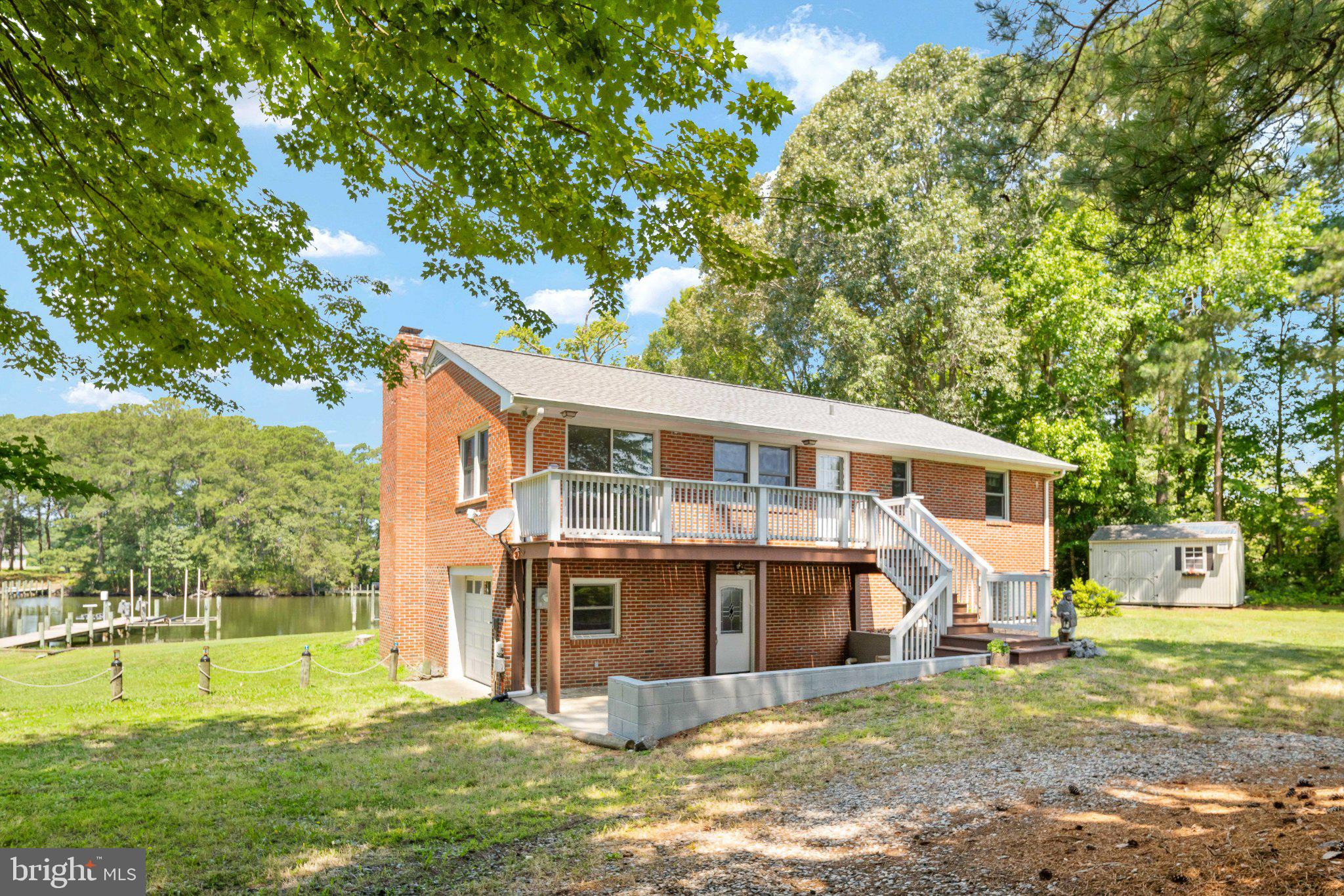 279 Harbor Drive Reedville, VA 22539 - Photo 65 of 97 Side load garage