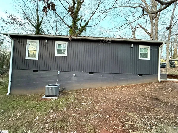 $2,800 | 113 Prancer Avenue, Greenville, SC 29605