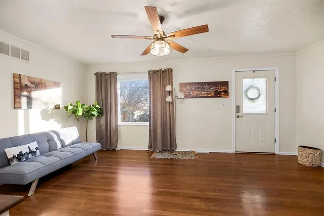 $255,000 | 602 West 86th Terrace, Kansas City, MO 64114