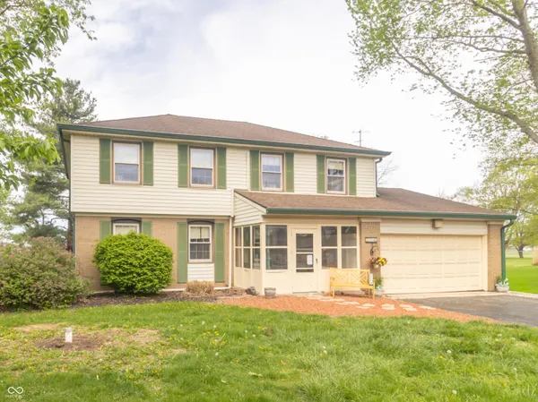 $319,900 | 5574 Arrowhead Drive, Greenfield, IN 46140
