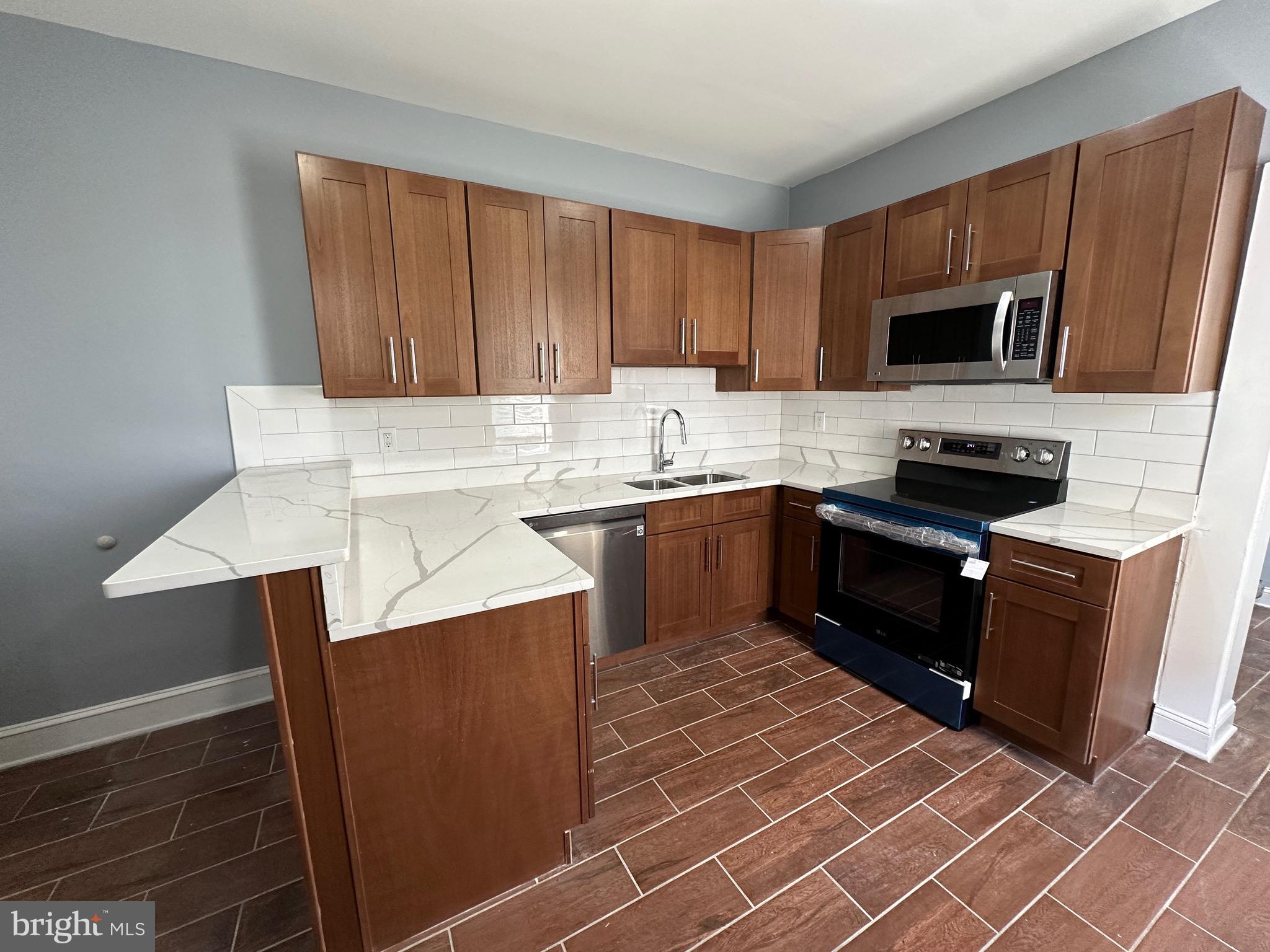 4119 Orchard Street Philadelphia, PA 19124 - Photo 13 of 34