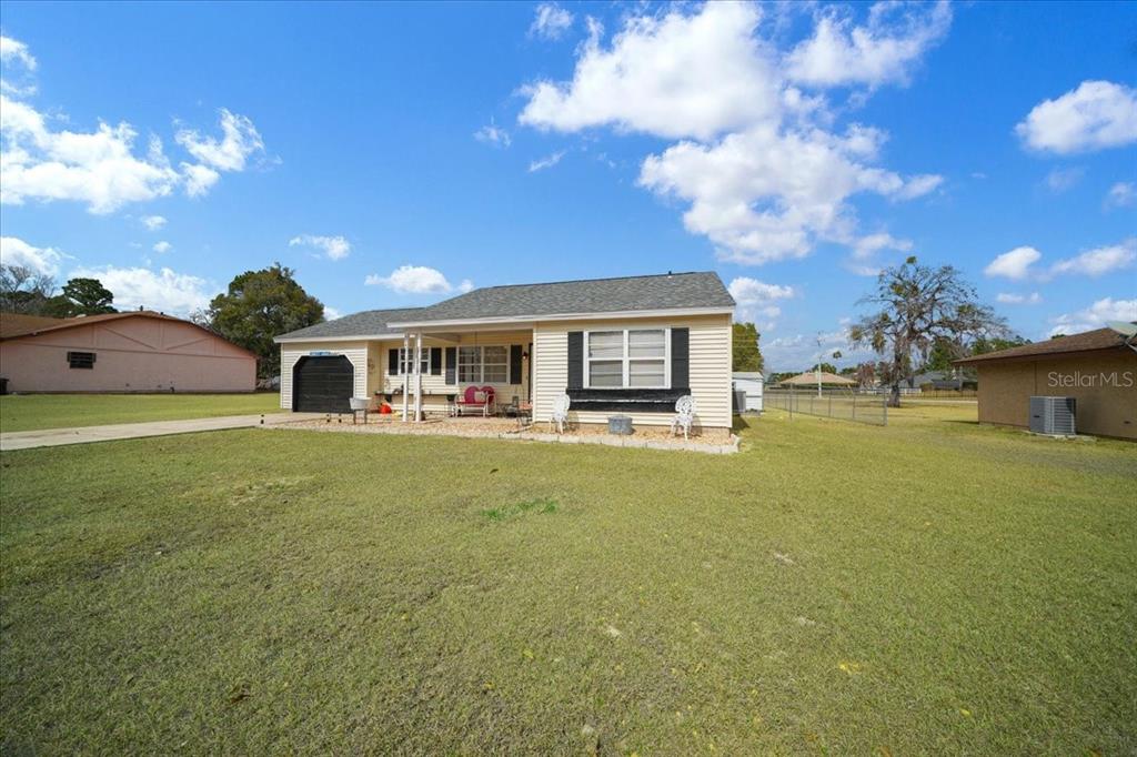 544 Silver Course Court Ocala, FL 34472 - Photo 2 of 29