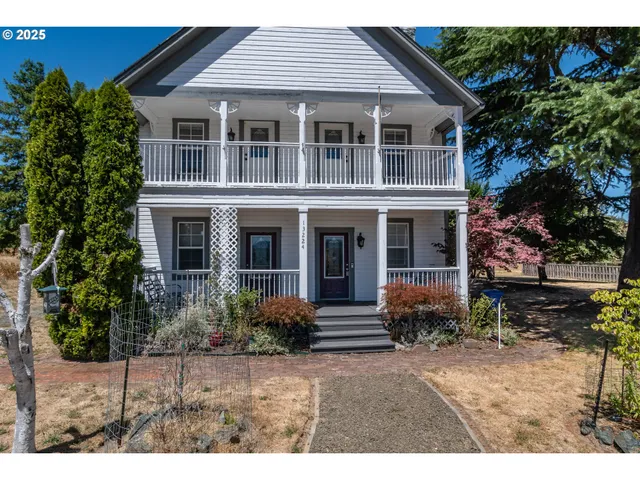 $474,900 | 13224 Lookingglass Road, Winston, OR 97496