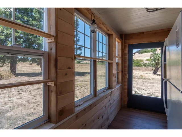 $474,900 | 13224 Lookingglass Road, Winston, OR 97496