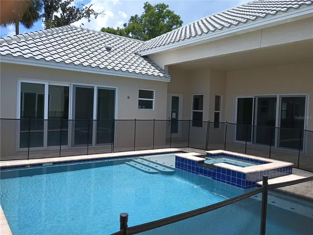 $900,000 | 136 New Leatherwood Drive, Palm Coast, FL 32137