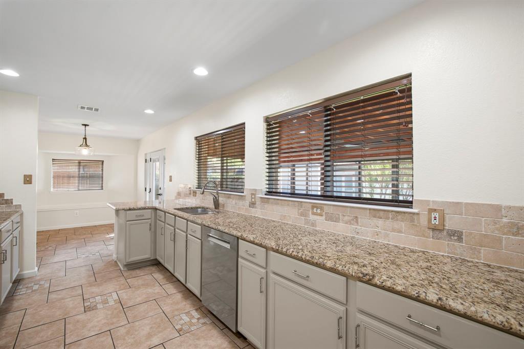 2201 Driskell Lane Corinth, TX 76210 - Photo 14 of 39