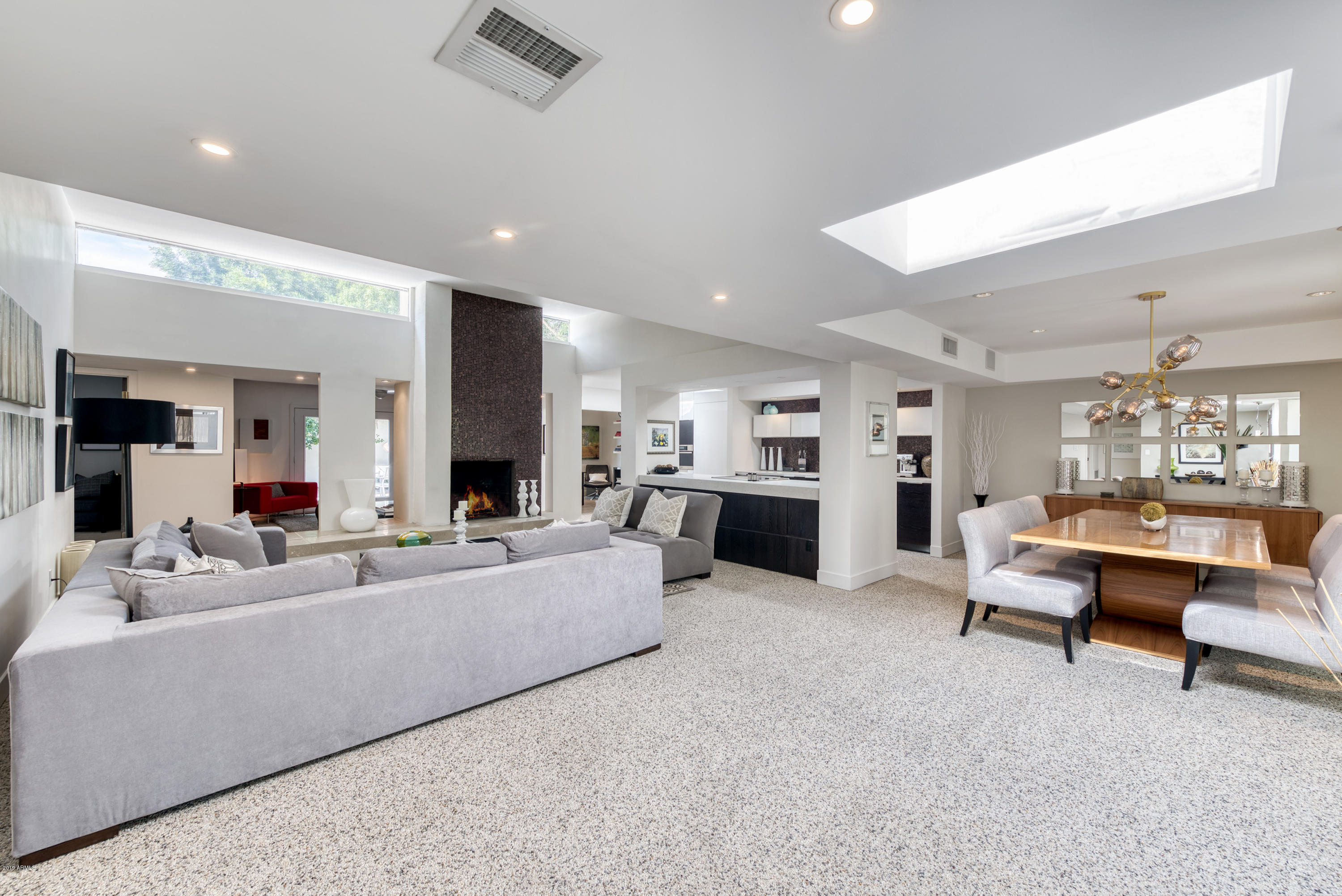 4340 East Piccadilly Road Phoenix, AZ 85018 - Photo 28 of 32 Great Room
