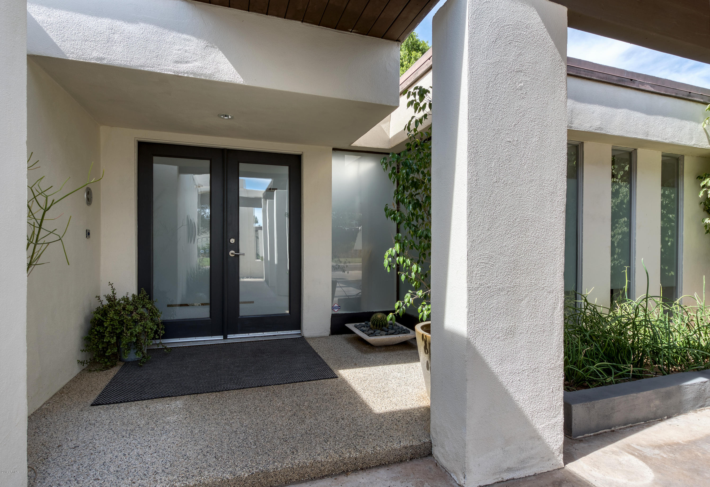 4340 East Piccadilly Road Phoenix, AZ 85018 - Photo 3 of 32 Front Entry