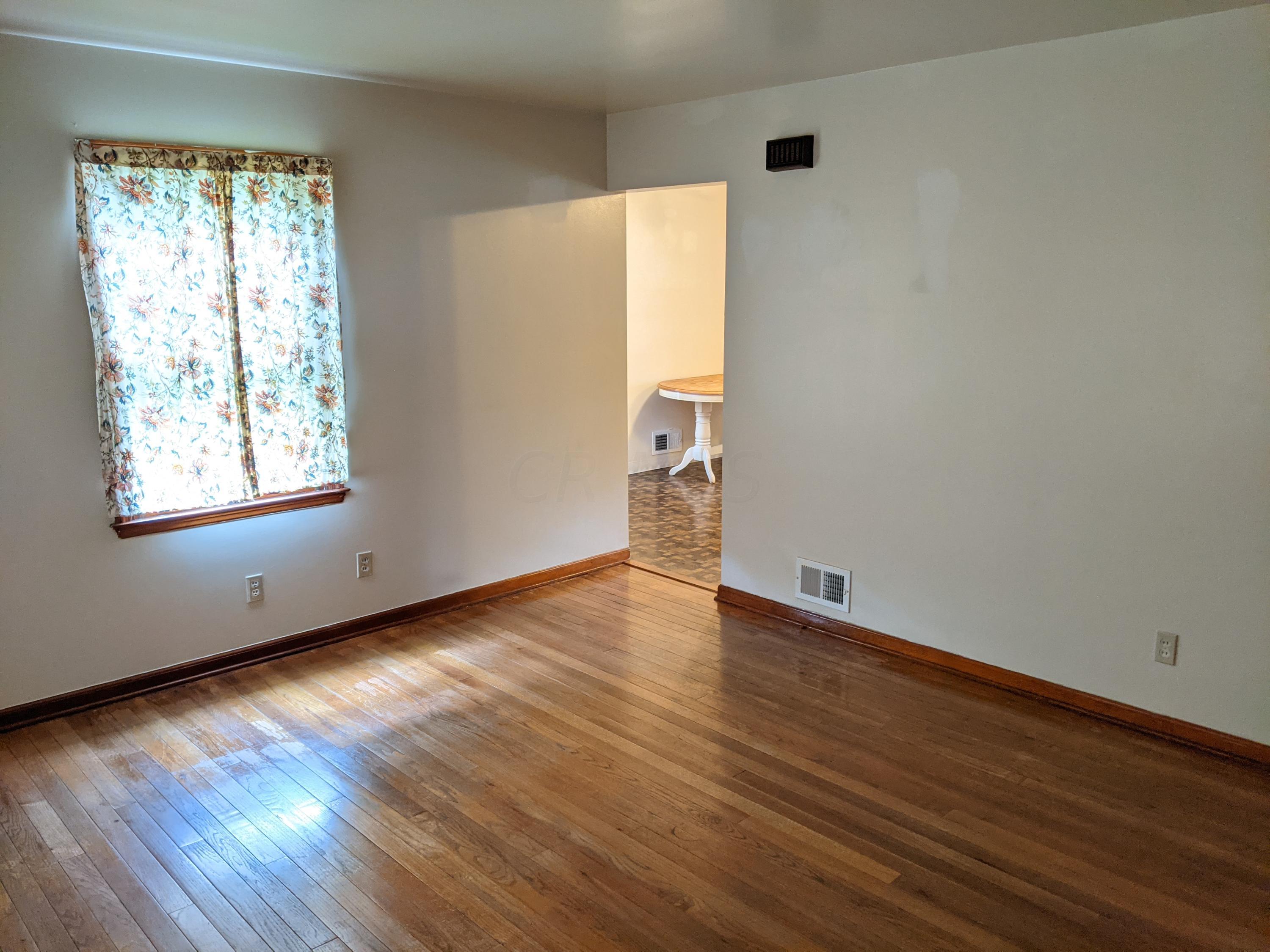 3426 Maize Road Columbus, OH 43224 - Photo 2 of 15 Gallery Image 2
