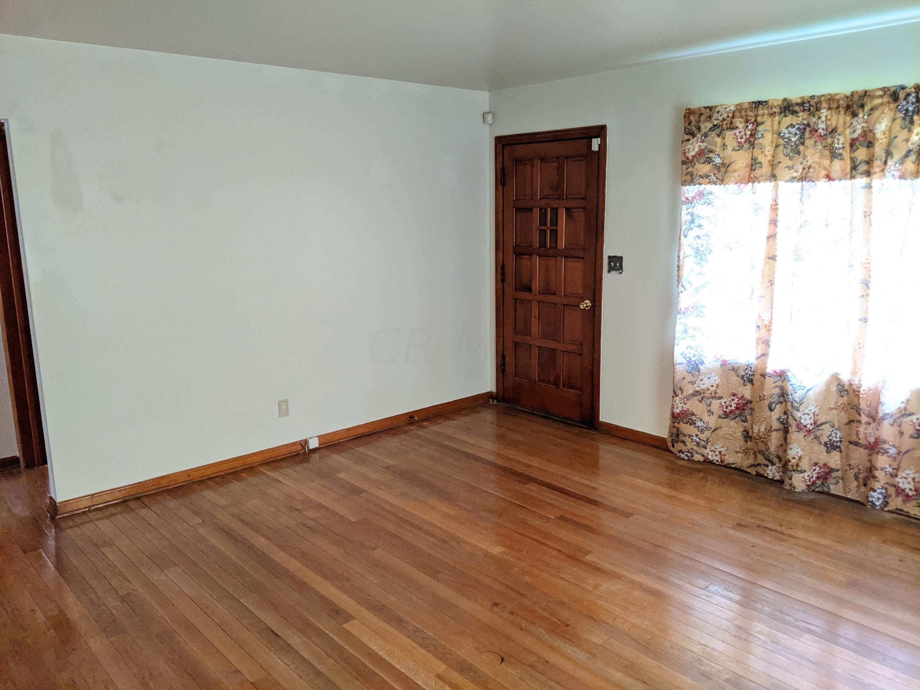 3426 Maize Road Columbus, OH 43224 - Photo 3 of 15 Gallery Image 3