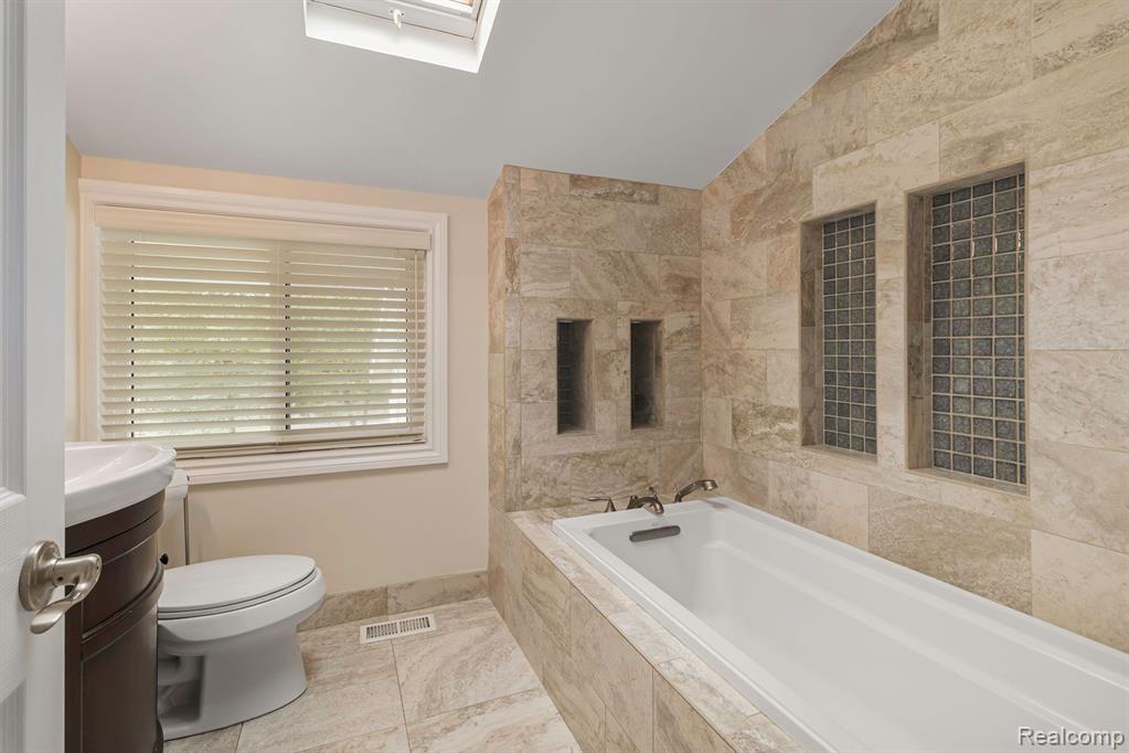29746 Highmeadow Road Farmington Hills, MI 48334 - Photo 35 of 46