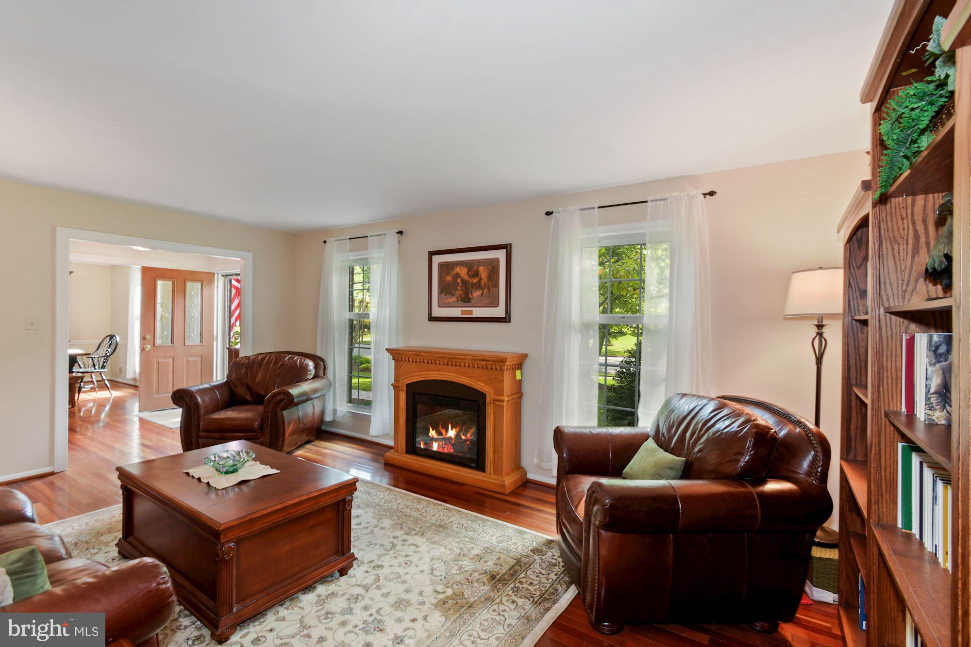 8320 Riverside Road Alexandria, VA 22308 - Photo 14 of 43 Formal living room - front left