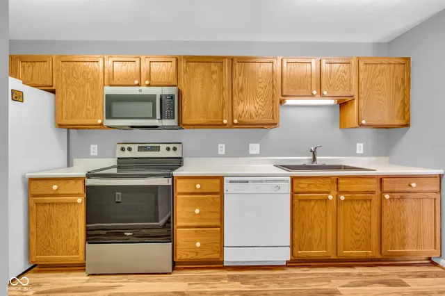 $165,000 | 231 Legends Creek Way, Unit 102, Indianapolis, IN 46229