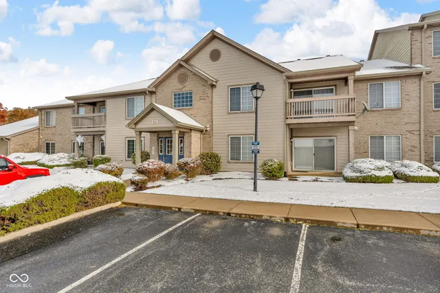 $165,000 | 231 Legends Creek Way, Unit 102, Indianapolis, IN 46229