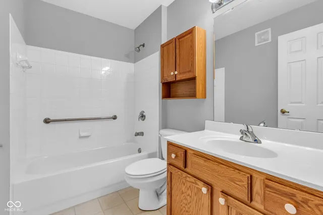 $165,000 | 231 Legends Creek Way, Unit 102, Indianapolis, IN 46229